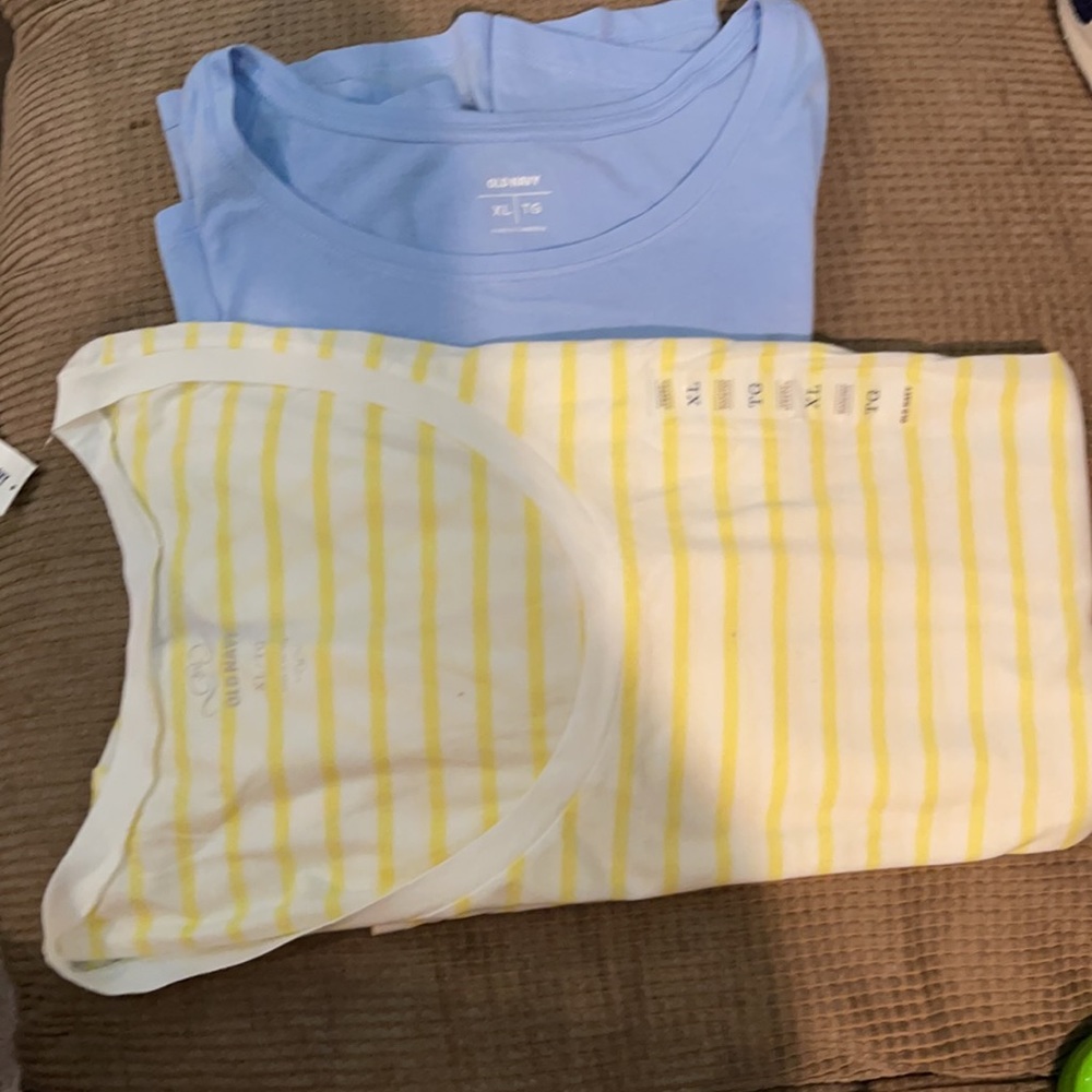 Old Navy (2)NWT tank Top XL/Round neck t-shirt XL